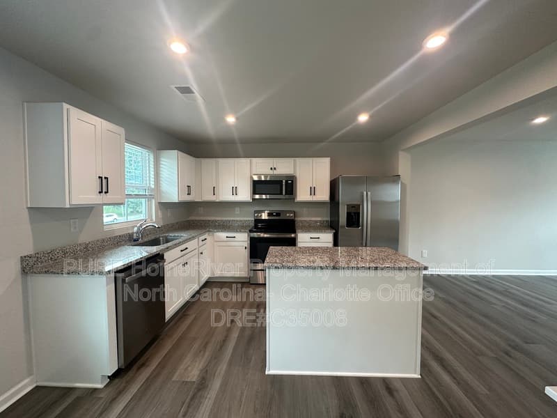 Charlotte House: 2019 Langer St