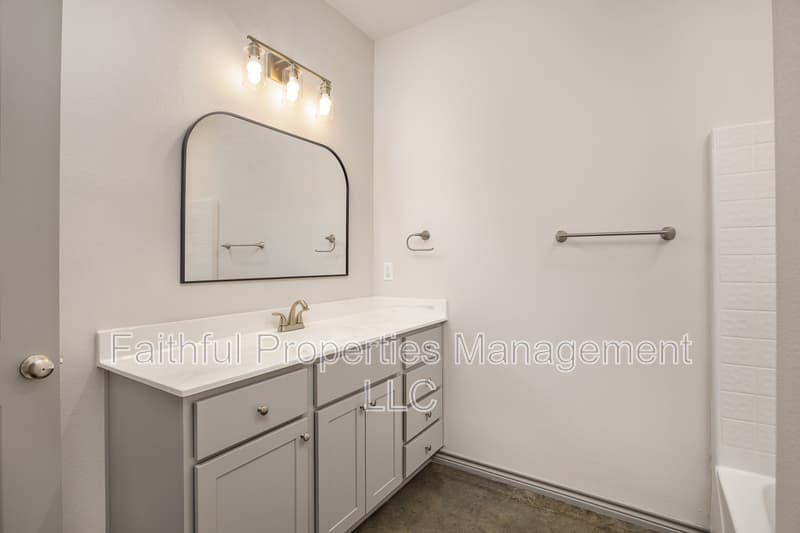 Tyler Condo: 13554 Farm to Market Road 14 - 19