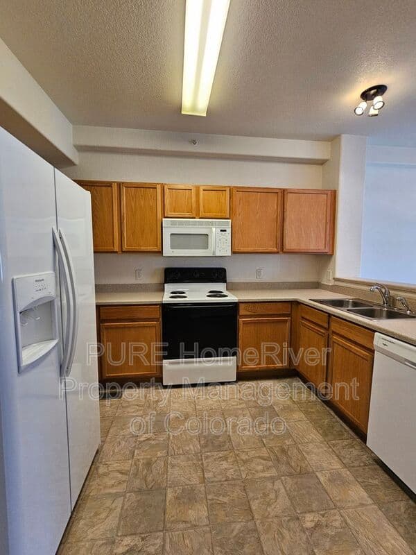 Commerce City Townhome: 9758 Laredo St