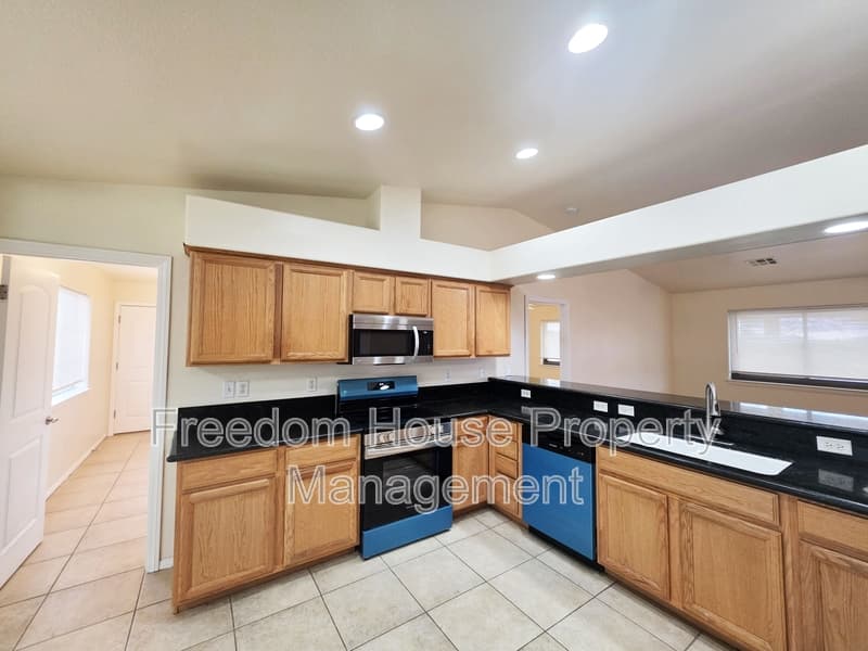 Pahrump House: 701 Mount Charleston Drive