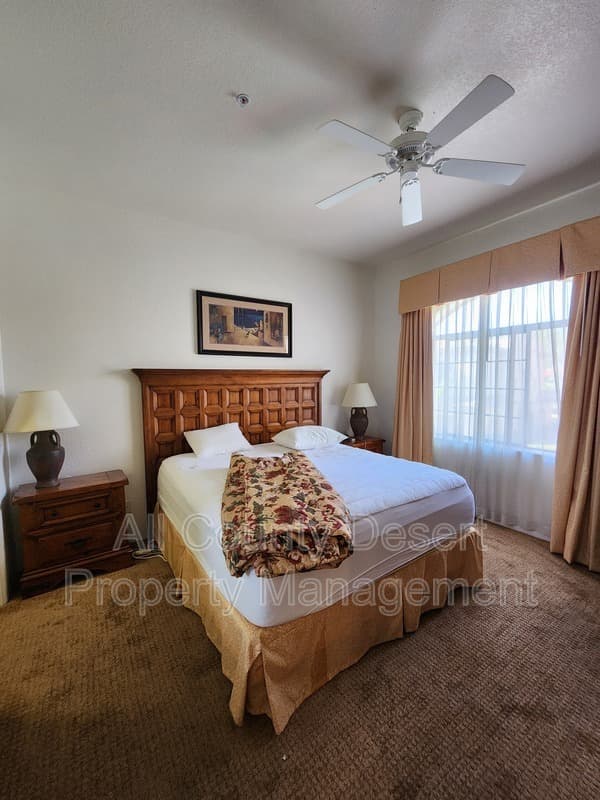 La Quinta Condo: 50650 Santa Rosa Plaza