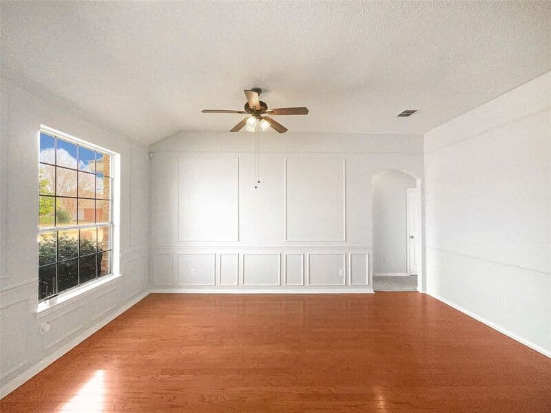Lewisville House: 1216 Longhorn Dr