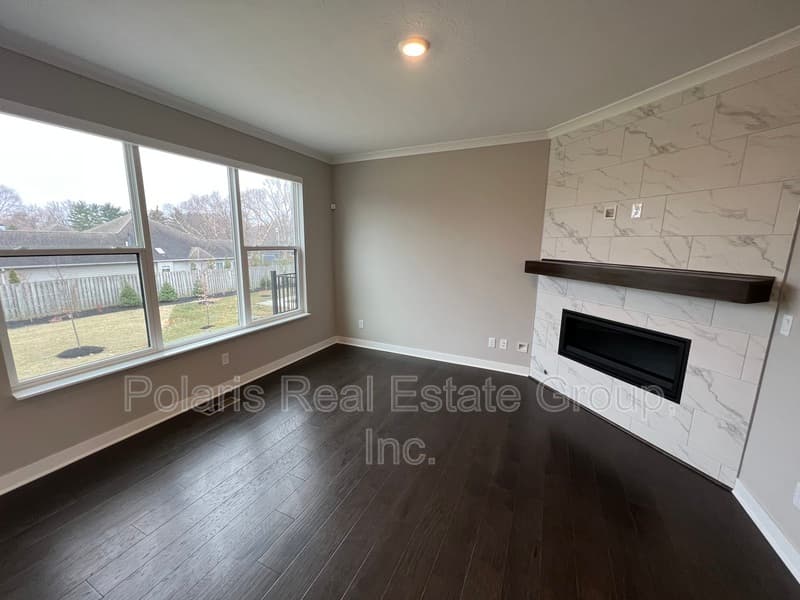 Carmel Townhome: 635 Golborne St