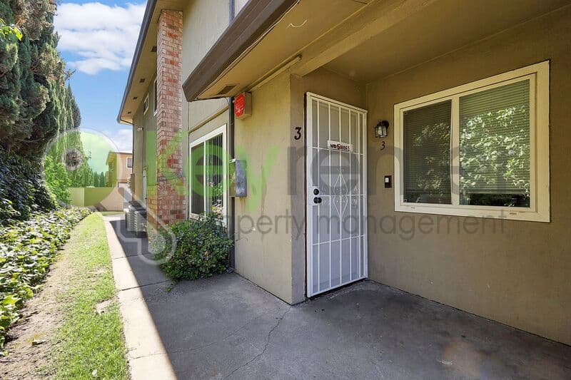Sacramento House: 2941 Norcade Circle