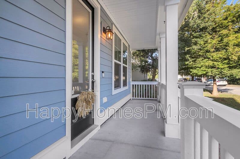 North Charleston House: 5086 E Liberty Park Cirlce