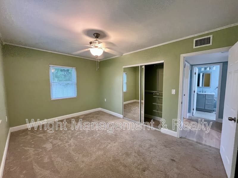 St. Petersburg House: 8330 Waverly Road North
