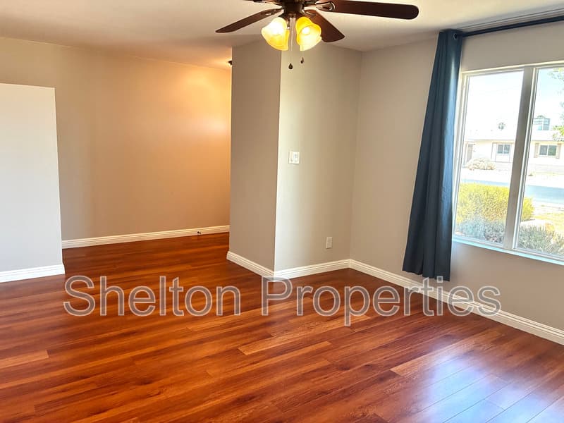 Tempe House: 523 E Malibu Dr