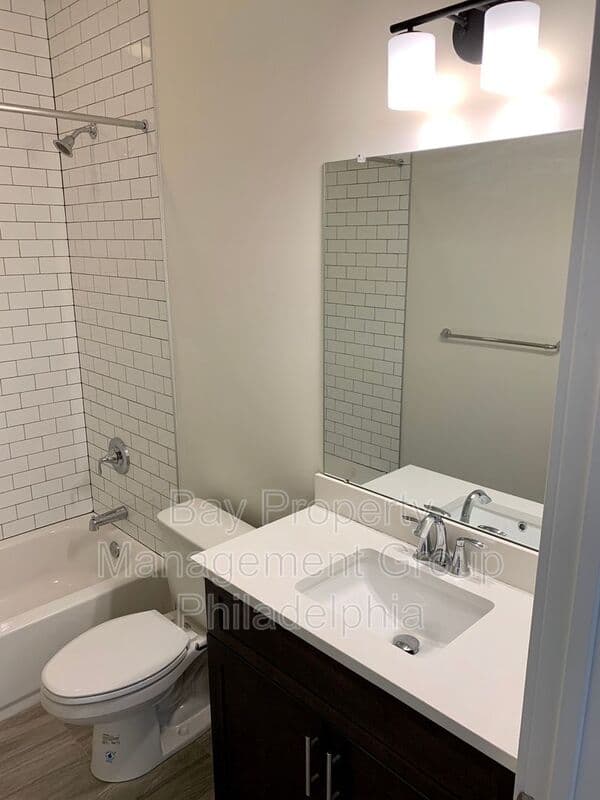Philadelphia House: 2108 Kensington Walk