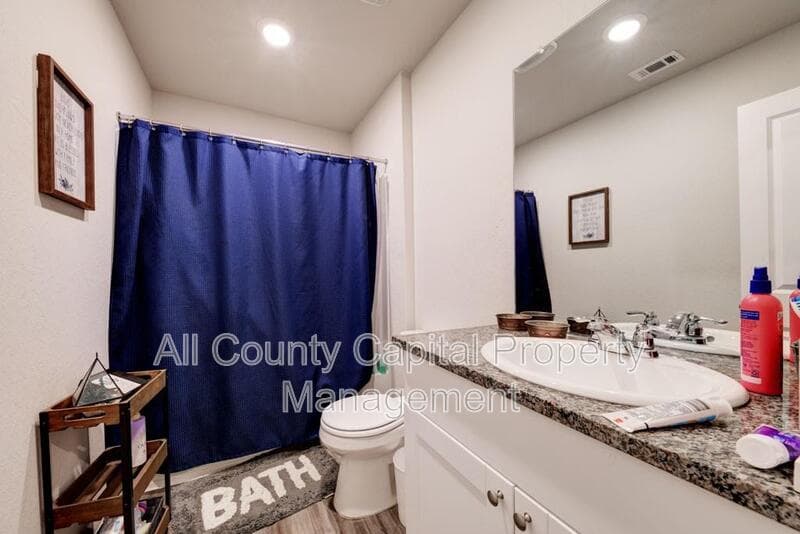 New Braunfels House: 1921 Cisticola