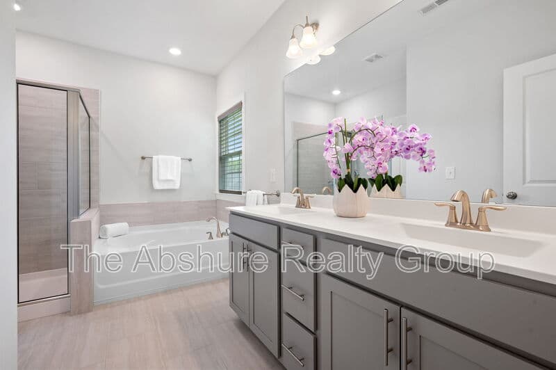 Angier House: 121 Barnwell Loop
