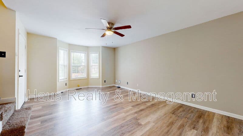 Clarksville House: 3248 North Senseney Circle