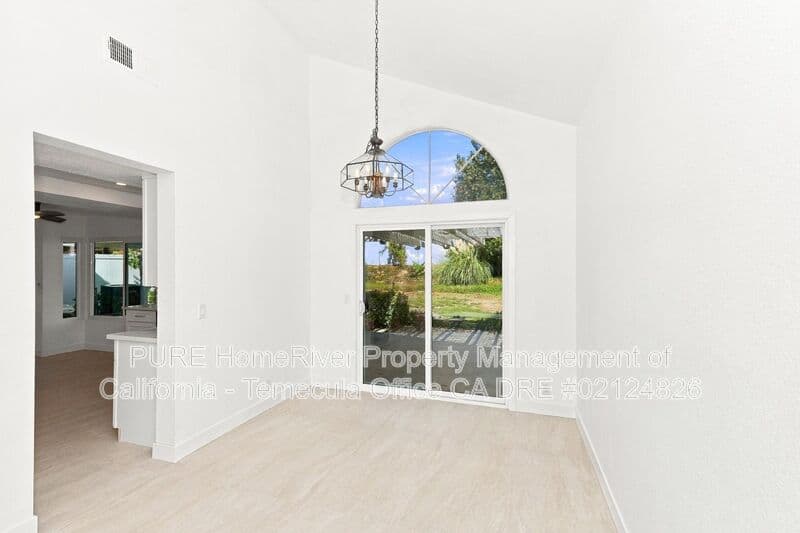 Temecula House: 27498 Rosebay Ct