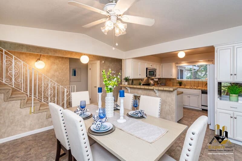 Newcastle House: 1811 Oak Terrace