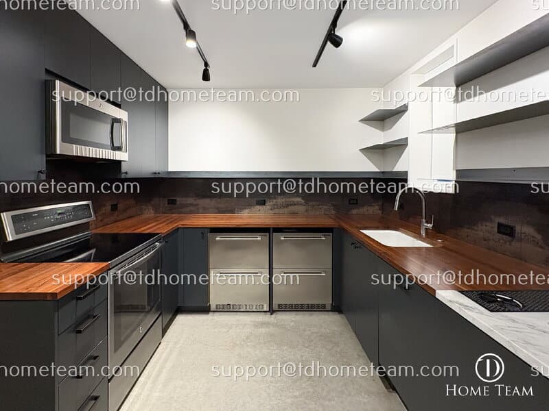 Seattle Condo: 214 Summit Ave E
