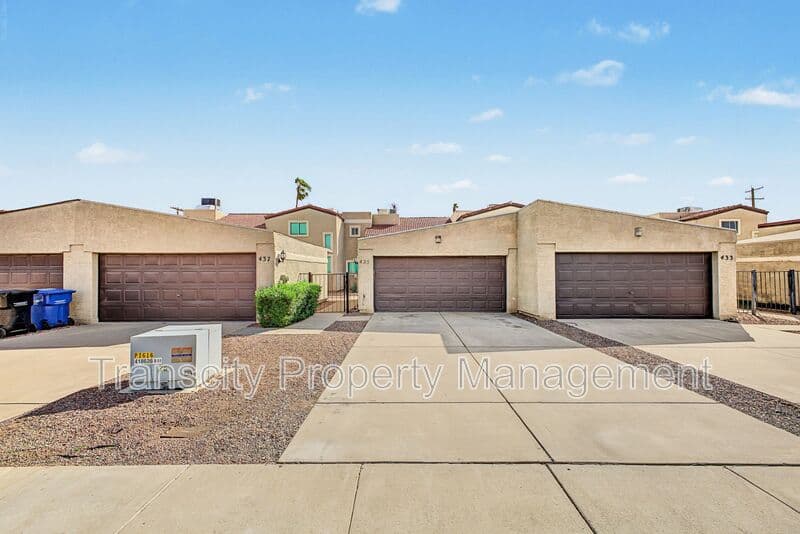 Phoenix House: 435 E Hidalgo Ave