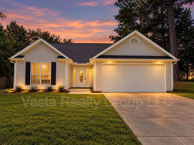 Stockbridge House: 407 Sage Ct