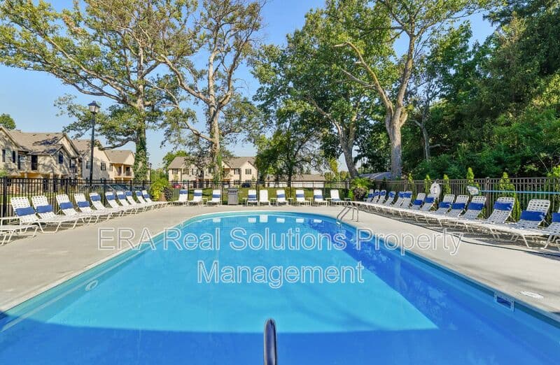 Columbus Condo: 1581-204 Gilmore Park Ave