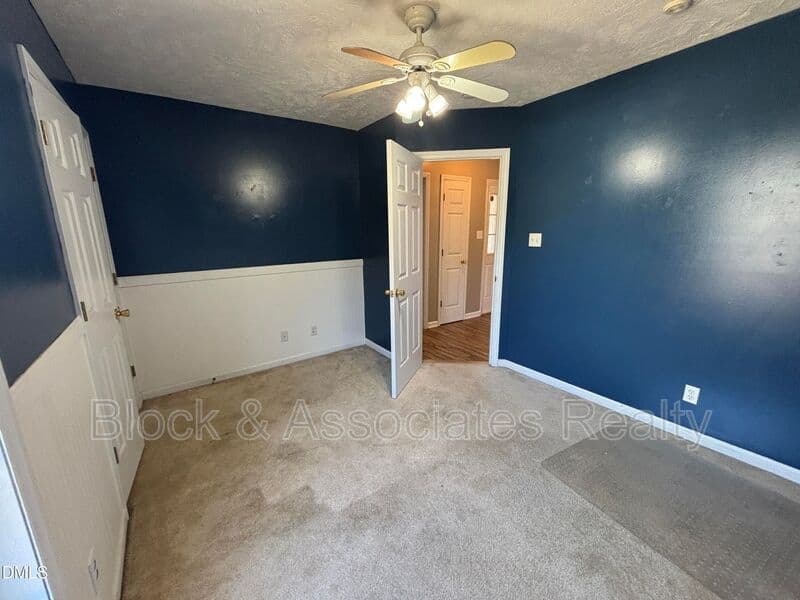 Raeford House: 337 Americana Dr