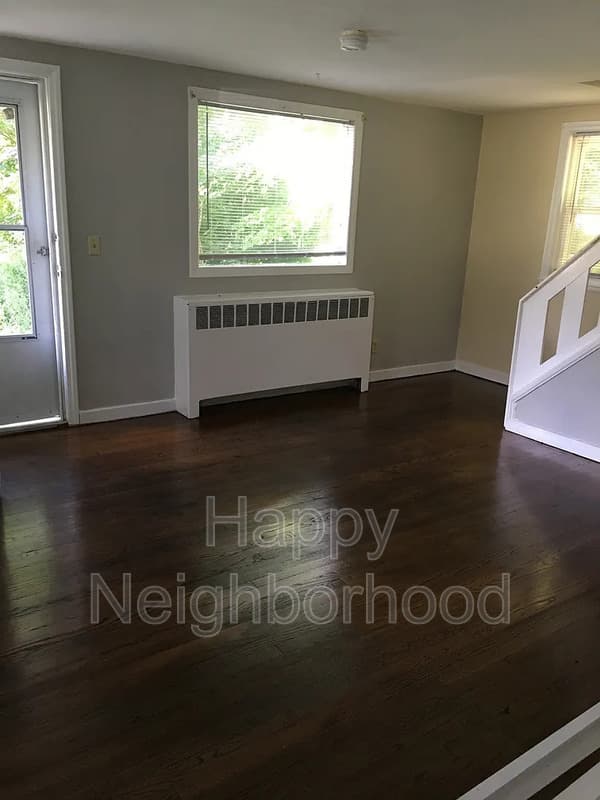 Wallingford House: 153 North Ridgeland Road
