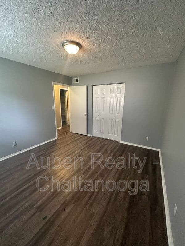 Hisxon Condo: 809 Forest Dale Lane