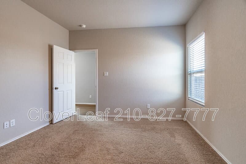 Elmendorf House: 14635 Hackamore Way