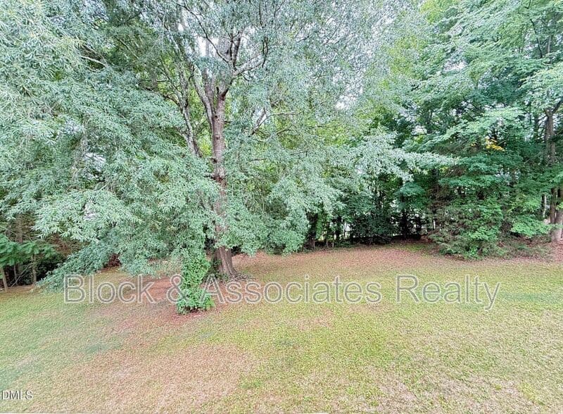Wake Forest House: 610 E Jones Avenue