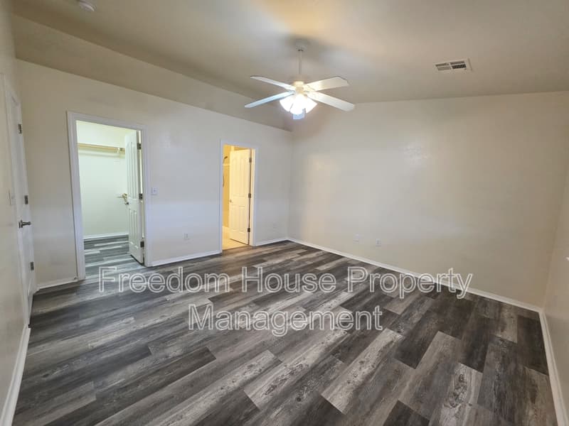 Pahrump House: 701 Mount Charleston Drive