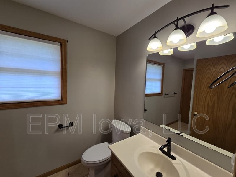 Cedar Falls House: 4710 Donald Drive