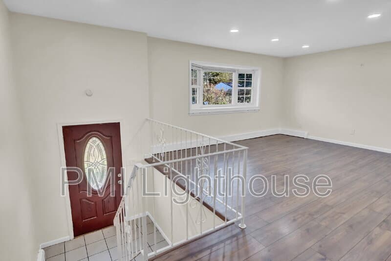 Huntington Station House: 164 W 19th St