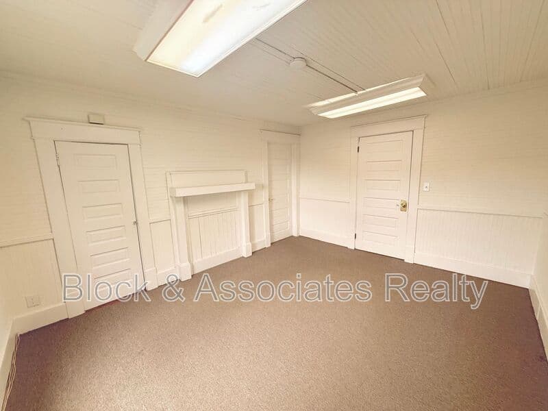 Asheboro House: 207 E. Pritchard St