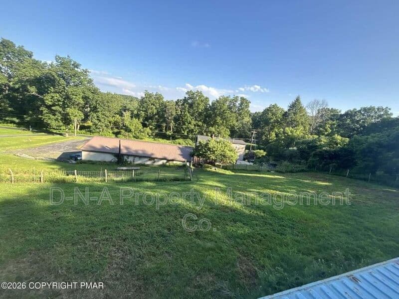 East Stroudsburg House: 135 Little Creek Lane
