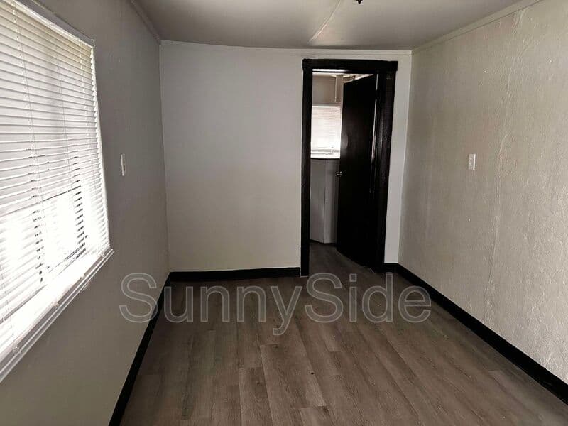 Orlando Condo: Unit 7 8105 W Colonial