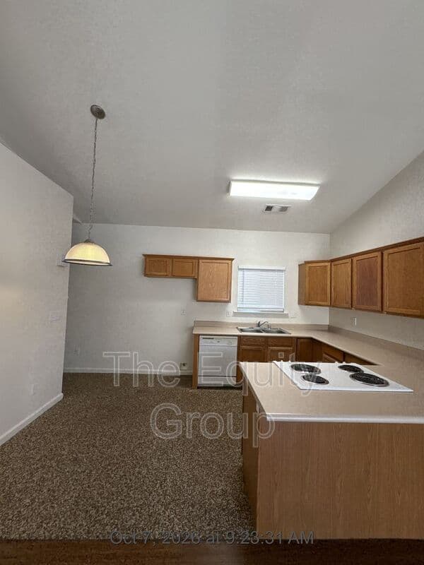 Visalia House: 2917 South Sallee Ct
