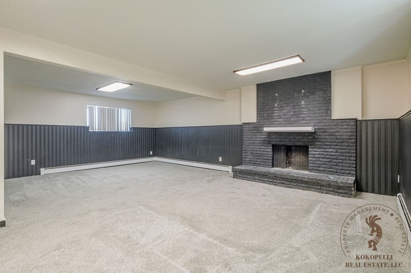 Clifton House: 467 32 Road