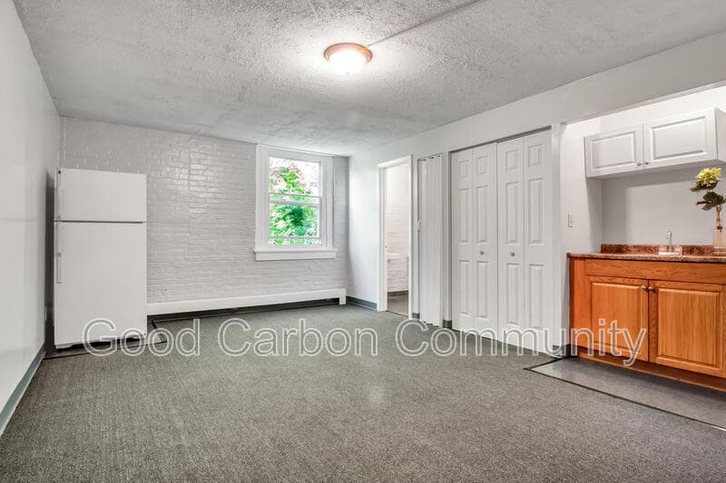 Niagara Falls Condo: 2641 Spring Street