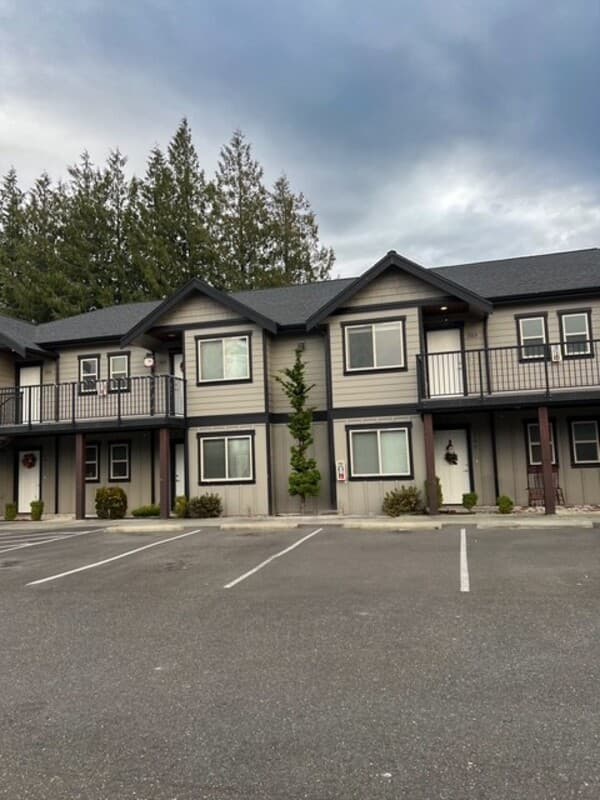 Lynden Condo: 2009 Aaron Drive  - 203
