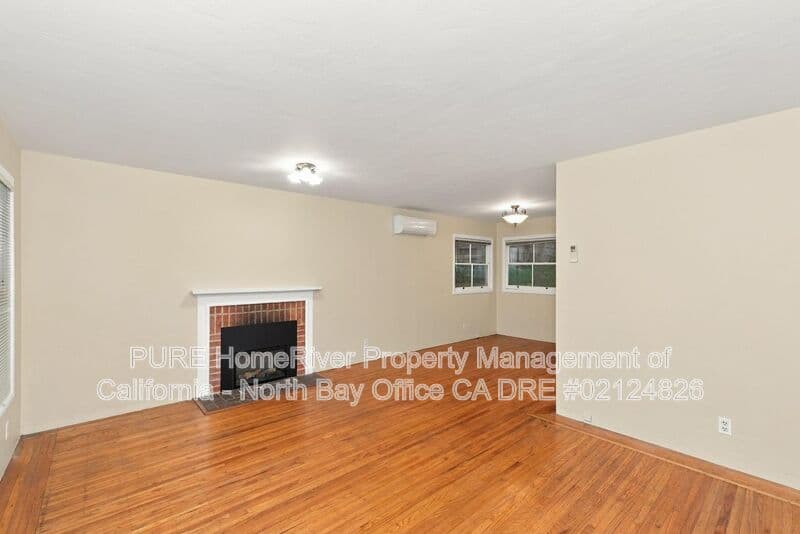 Mill Valley Condo: 10 & 12 Una Way