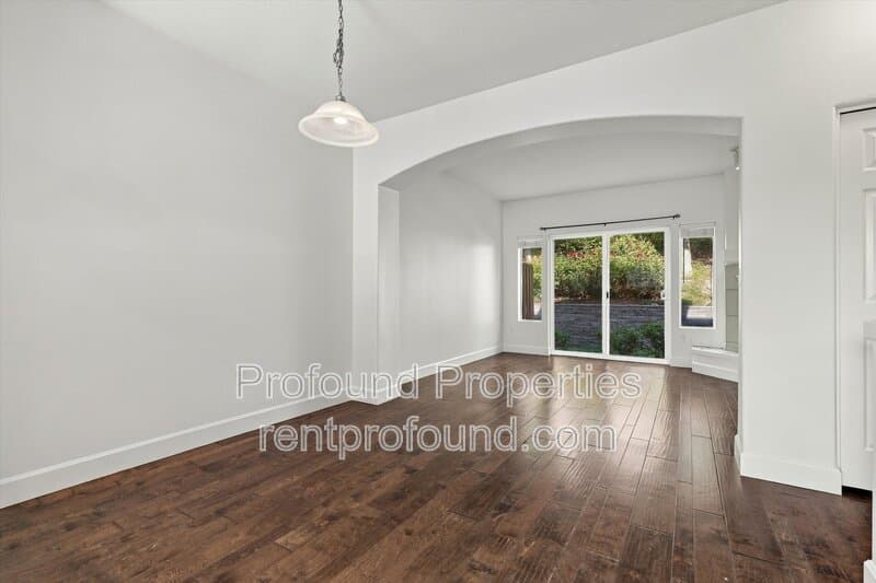 Beaverton Condo: 8630 SW 147th Terrace - 103