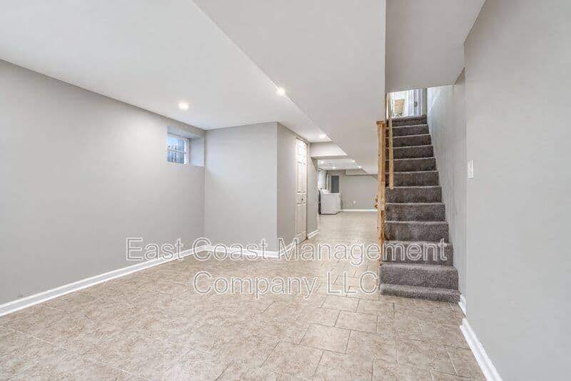 Baltimore House: 2200 N Rosedale St