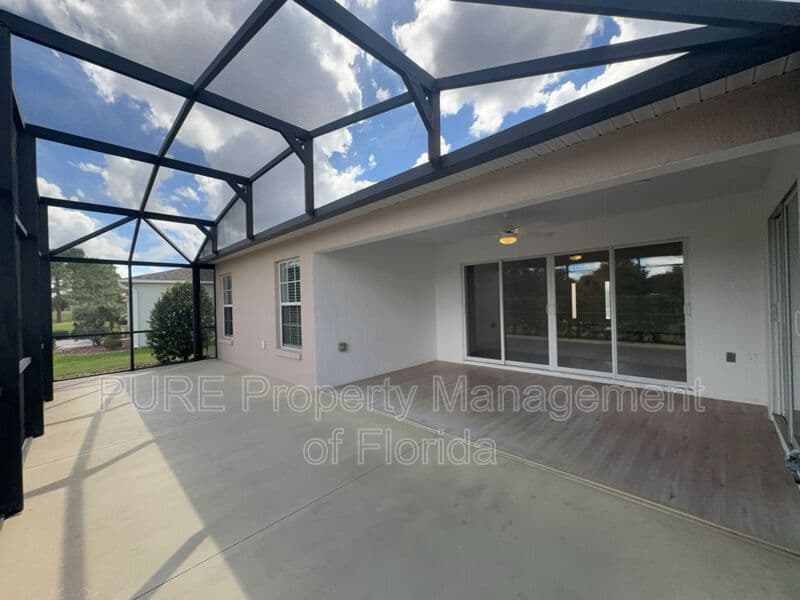 Ocala House: 15939 SW 14th Avenue Rd