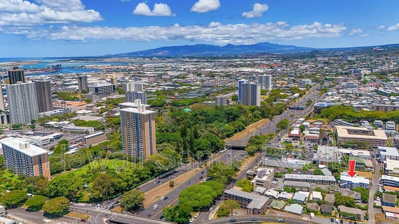 Honolulu House: 39 Hialoa St