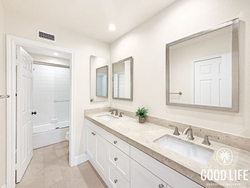 Corona del Mar House: 2709 Bungalow Pl