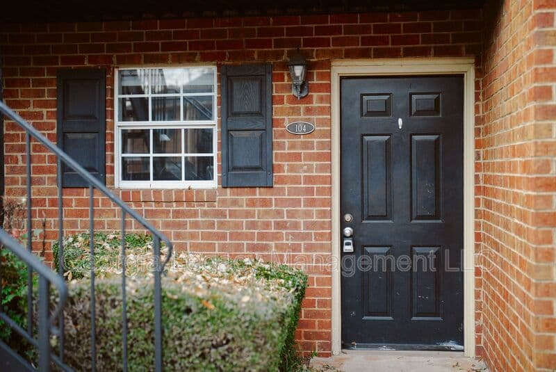 athens House: 1688 Prince Avenue