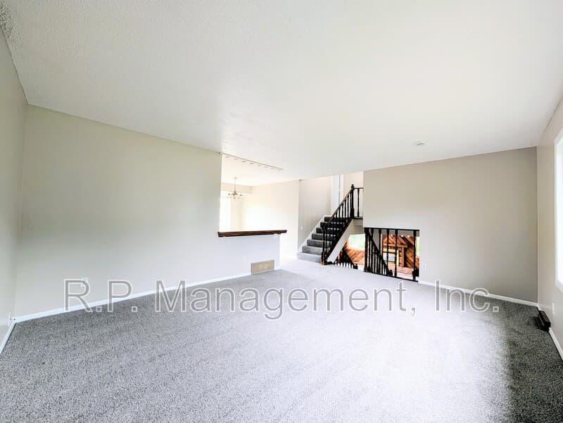 Brooklyn Park House: 7216 79th Ave N