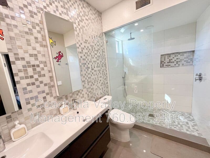 Palm Springs House: 353 Cheryl Dr