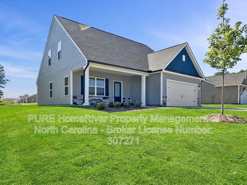 Angier House: 32 Foxton Pl