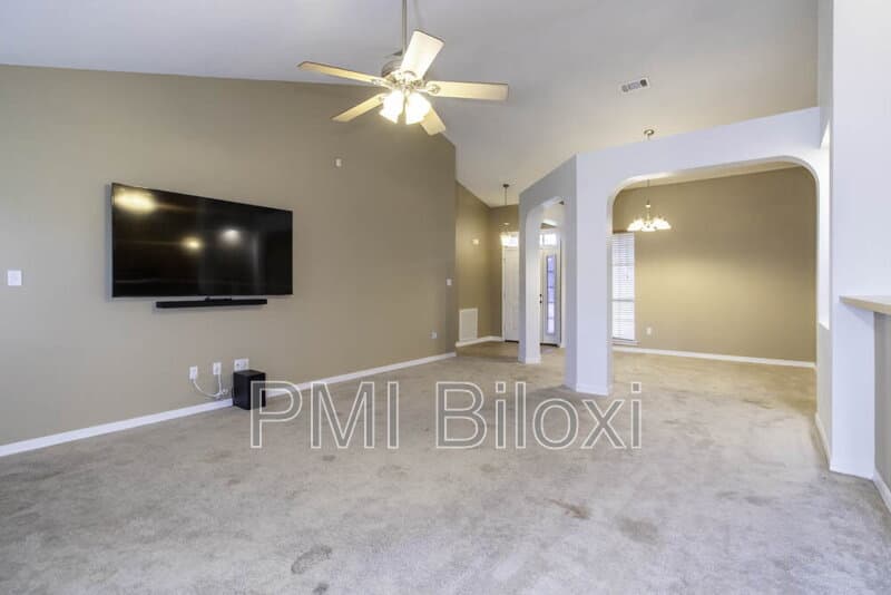 Gulfport House: 18026 Cypress Pointe Drive