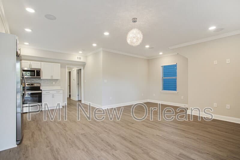 New Orleans Townhome: 2232 Bienville St