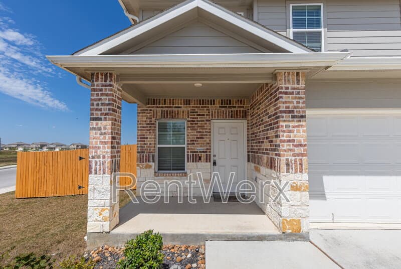 San Antonio House: 13804 Siltstone Loop