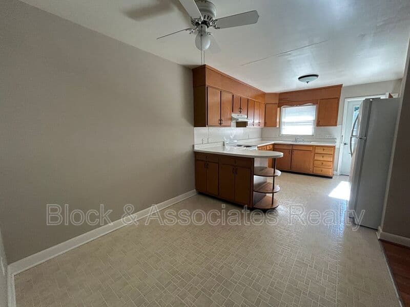 Kernersville Condo: 834 Graves St.